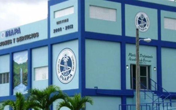 Comunitarios reclaman terminación de un acueducto en San Cristóbal
