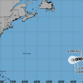 Fay vuelve a ser depresión tropical: El huracán reaparece en el Atlántico