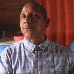 Hombre denuncia amenazas de su expareja en Azua y pide ayuda urgente