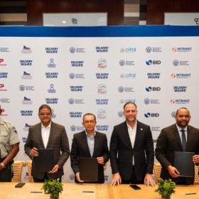 Renuevan acuerdo para capacitar a mil nuevos repartidores en motocicletas