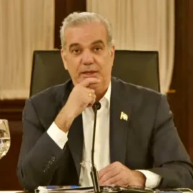 Abinader promete bajar la gasolina: ¿Cumplirá su palabra?