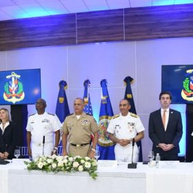 Armada y países internacionales evalúan estrategias frente al narcotráfico por vía marítima
