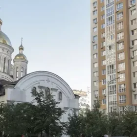 Ataque ruso deja 25 heridos y provoca incendio en una universidad de Ucrania