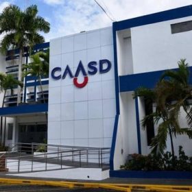 CAASD arrasa con el fisco dominicano: condenan a pagar RD$888 millones por deuda