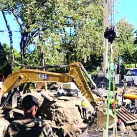 En Sabana Iglesia reclaman viviendas: promesas rotas y trabajadores sin sueldo
