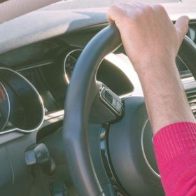Intrant investiga reparación a choferes con licencia cortada
