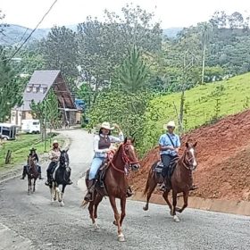 Más de 800 caballos y otros animales participan en cabalgata nacional en Rancho Arriba de Ocoa