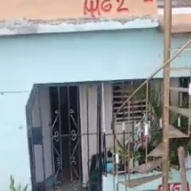 ‘Mi mamá se ha enfermado’: Las aguas negras en La Ciénaga arruinan vidas y autoridades callan