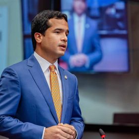 Omar Fernández aclara su ingreso: fue gastroenteritis bacteriana, no agotamiento