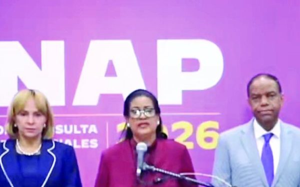 PLD tira a la basura su consulta y los aspirantes se quejan