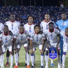 RD prohíbe a Haití jugar en sus estadios tras desórdenes
