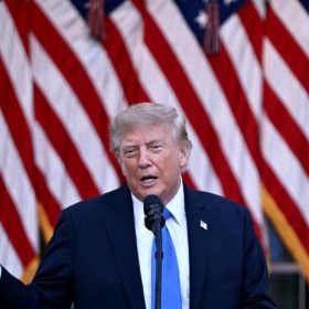 Trump eleva a Colón como héroe nacional y recuerda la hazaña de 1492