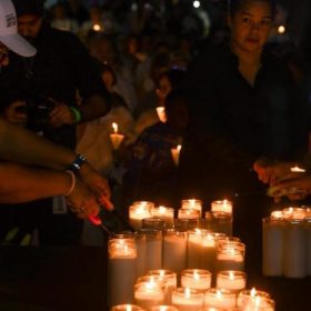 Vigilia por los 236: Justicia Jet Set pide presencia frente al Palacio